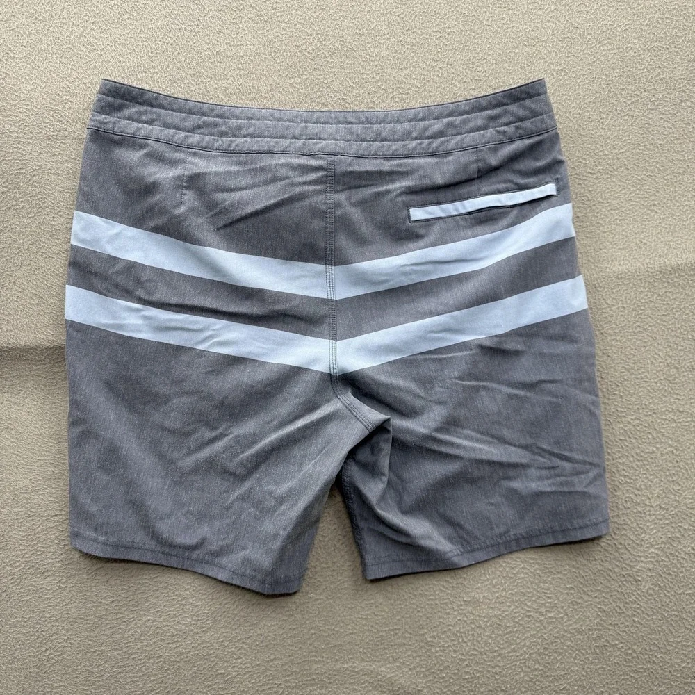 Fair Harbor Swim Shorts Mens 34 Gray Stripe Trunks UnLined Stretch Quick Dry.